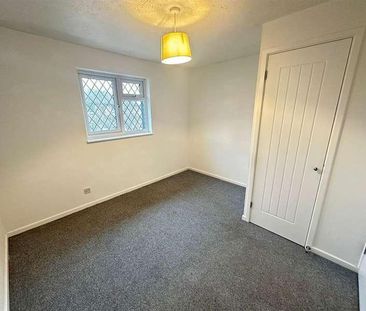 Telford Drive, Walton-on-thames, KT12 - Photo 3