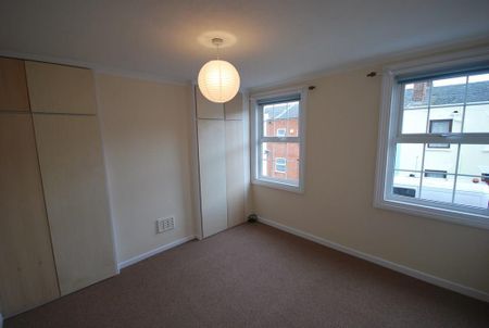 2 bedroom terraced house to rent - Photo 4