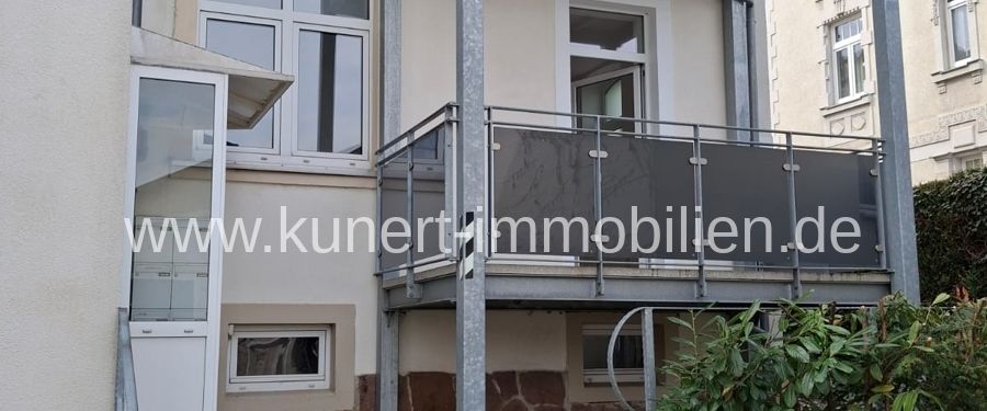 Burgstädt: 2-Zimmer-Wohnung mit Einbauküche im EG einer attraktiven Wohnanlage, ... - Photo 1