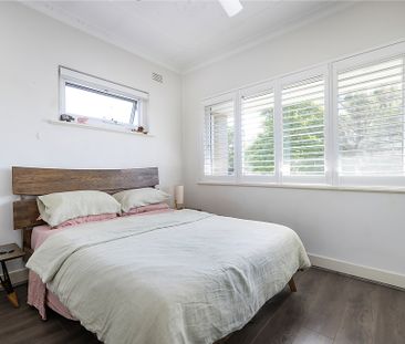 Family home with updated interiors - Photo 2