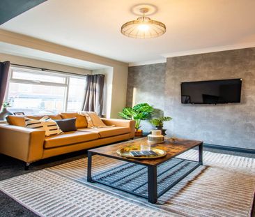Haigh Avenue (Room 5), Rothwell, Leeds - Photo 1