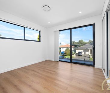 Brand New Five Bedroom Family Home - Photo 5