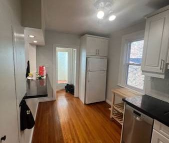 TORONTO LAKESHORE HOME FOR RENT 3 bedroom 2 bath - Photo 2