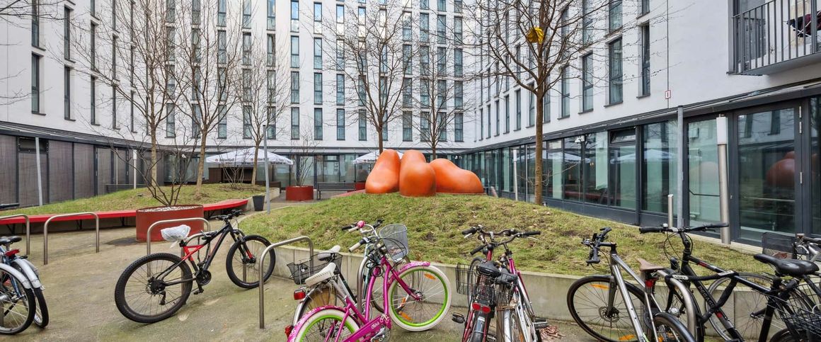 Room in Bernhard-Weiß-Straße, Berlin for 92 m² with 5 bedrooms - Foto 1