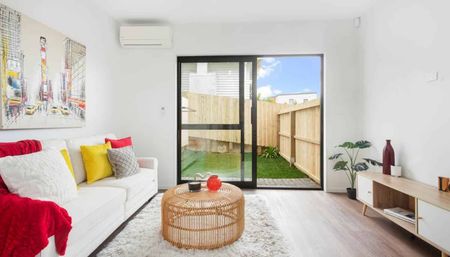 Brand New Charming 2-Bedroom Home plus Study - Photo 3
