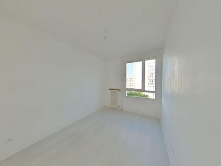 Location Appartement 4 pièces 71m² VALENCE 26000 - Photo 3