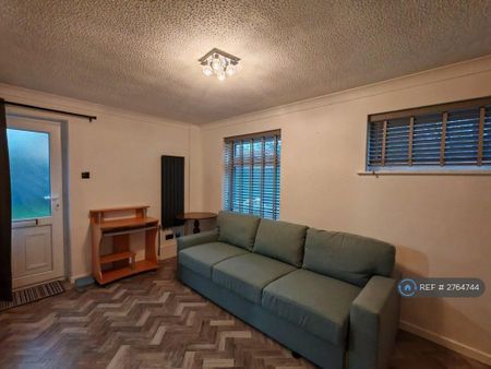 1 bedroom semi-detached house to rent - Photo 3