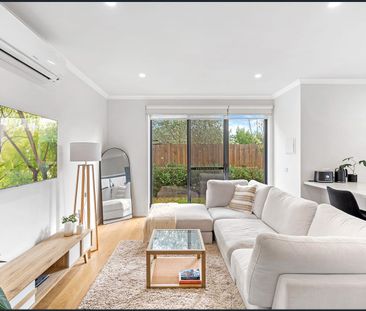 Spectacular Townhouse! - Photo 3