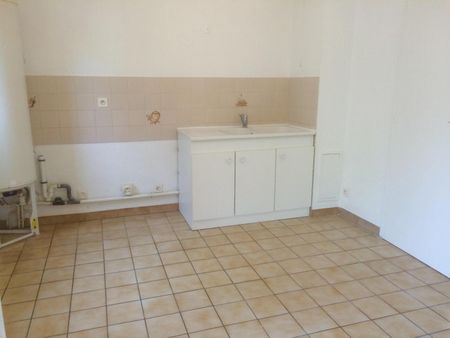 Location Appartement 3 pièces 65m² AUBENAS 07200 - Photo 2