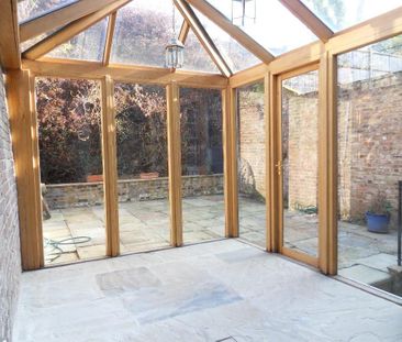 5 bedroom townhouse to rent - Photo 1