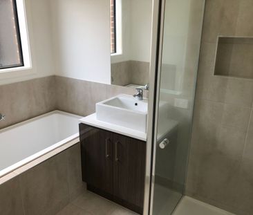 Fabulous Family 4Br Home in Gateway Estate, Truganina! - Photo 1