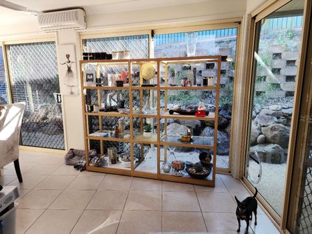 Helensvale - Photo 3