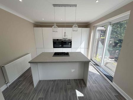 3 bedroom semi-detached house to rent - Photo 4