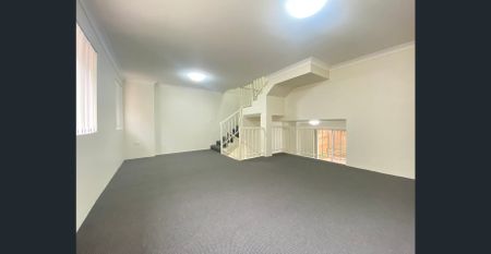 LIGHT-FILLED FAMILY HOME! - Photo 4