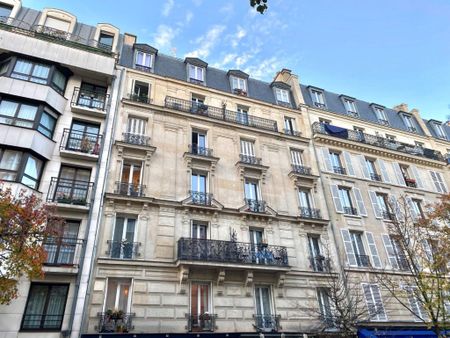 APPARTEMENT T2 A LOUER - PARIS 18EME ARRONDISSEMENT Clignancourt 22 - 29.38 m - 815 € - Photo 2