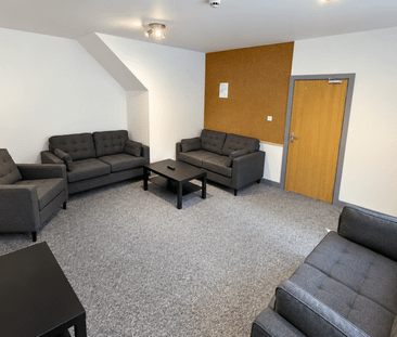 7 bedroom end of terrace house to rent - Photo 1