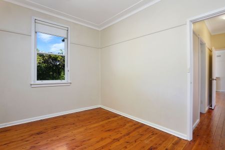 Newly painted Charming Family Home - Photo 3