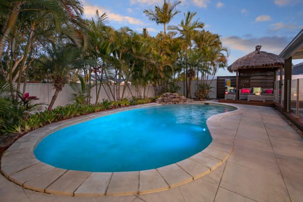 4 Bedroom Luxury Family Oasis for Rent – In Exclusive Monterey keys - Photo 1