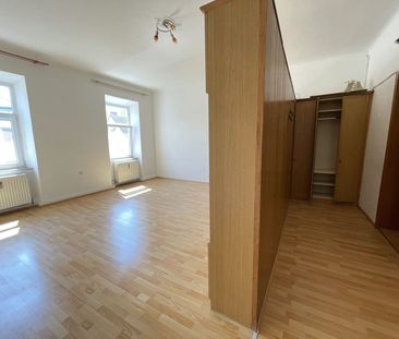 PROVISIONSFREI – Großzügige 2 Zimmer Wohnung mit extra Küche in unm... - Foto 4