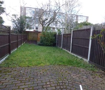 Wellington Place, Brentwood, CM14 - Photo 2