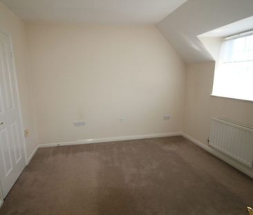 Flat to rent on - Photo 1