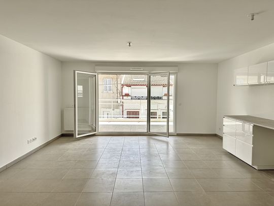 Location Appartement 3 pièces 60m² MARSEILLE 9ème - Photo 1