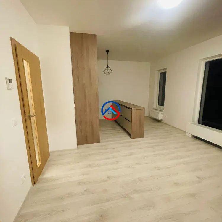 Pronájem bytu 2+kk s balkonem a garáži, klimatizace, Olomouc - Fotografie 1