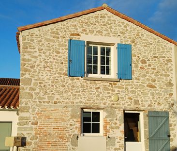 Location Maison 3 pièces 91m² LA CHAIZE LE VICOMTE 85310 - Photo 2