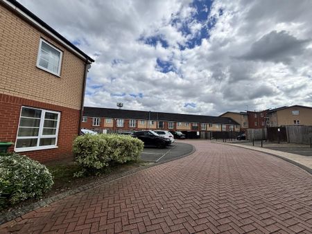 2 bedroom flat to rent - Photo 3