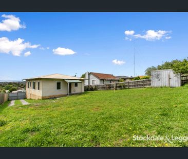 Family Home - Photo 3