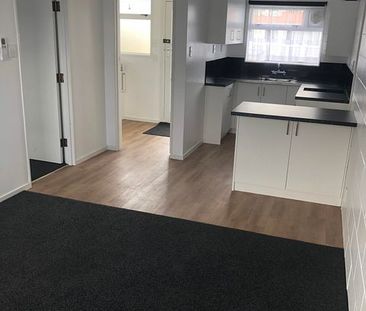 Newly upgraded/updated ground floor flat - Photo 5