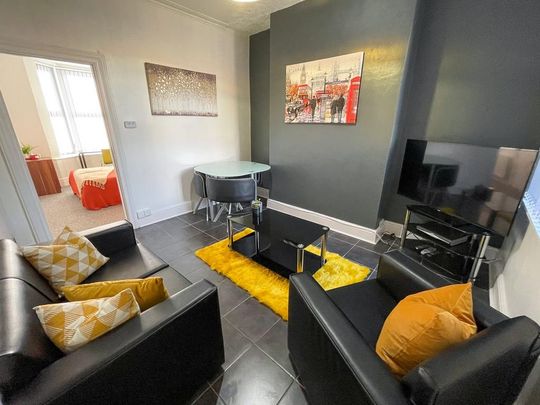 4 bedroom house to rent - Photo 1