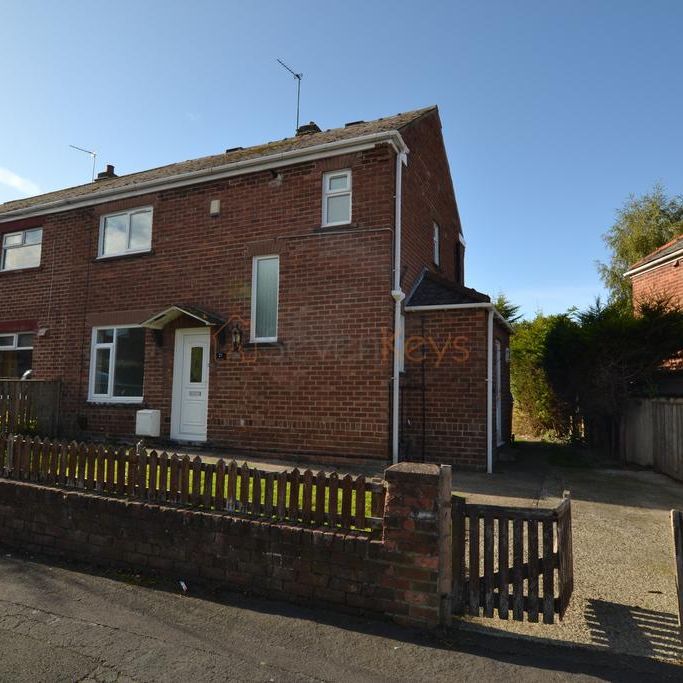 3 bedroom semi-detached house to rent - Photo 1