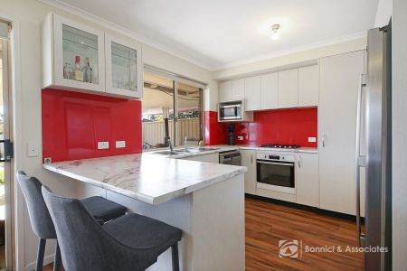 12 Berberick Court, Thurgoona - Photo 2