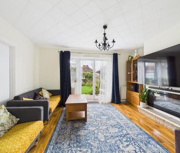 3 bedroom semi-detached house to rent - Photo 3