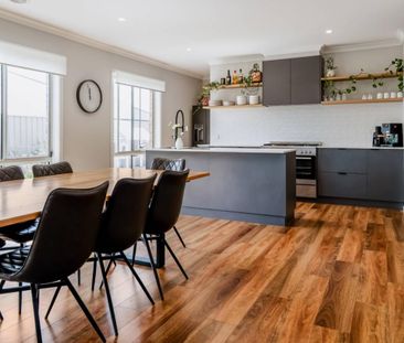 QUALITY FAMILY HOME! - Photo 6