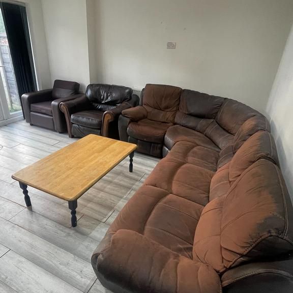 6 bedroom semi-detached house to rent - Photo 1