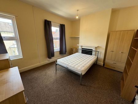 Thorpe Street, South Bank - P1285 - Photo 2