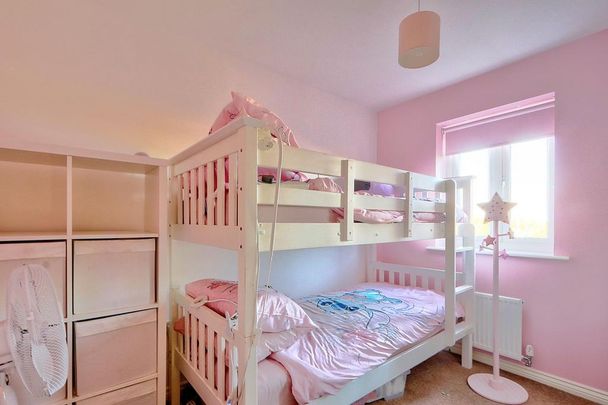 3 bedroom end of terrace house to rent - Photo 1