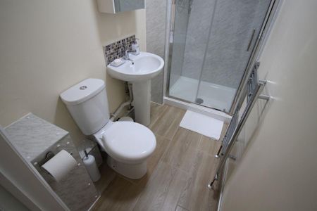 6 bedroom house to rent - Photo 4