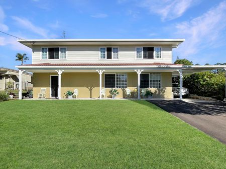 Spacious Family Living in the Heart of Woombye - Photo 2