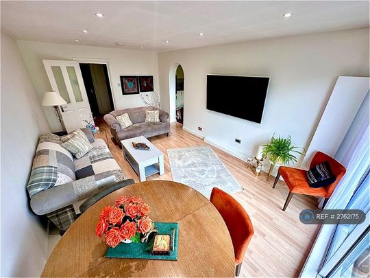 2 bedroom flat to rent - Photo 1