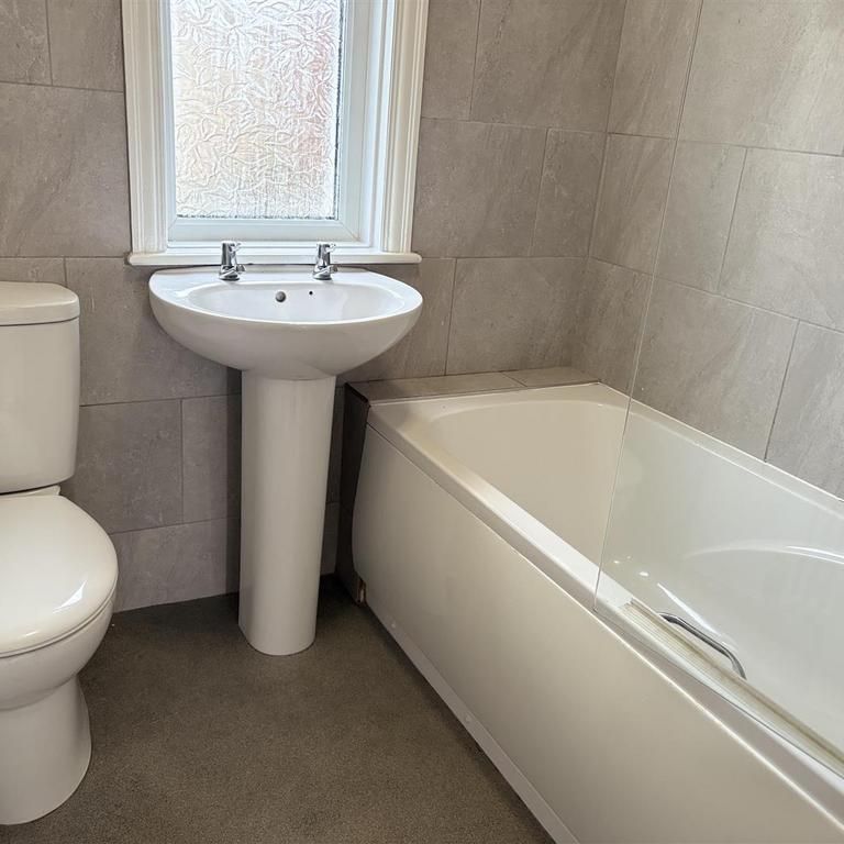 2 bedroom semi-detached house to rent - Photo 1