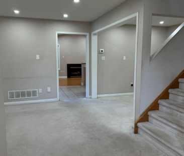 For Lease - 36 Foothill Street Unit# Main, Whitby, Ontario - Photo 6