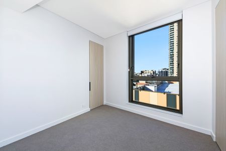 Level 10 | Bright Two Bedrooms - Photo 2