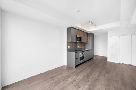 For Lease - 39 Mary Street Unit# 2005, Barrie, Ontario - Photo 4