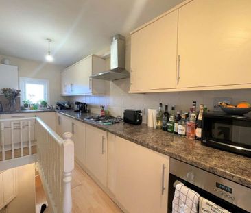 3 bedroom flat to rent - Photo 1