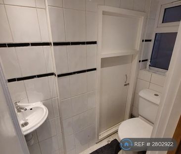 2 bedroom semi-detached house to rent - Photo 5