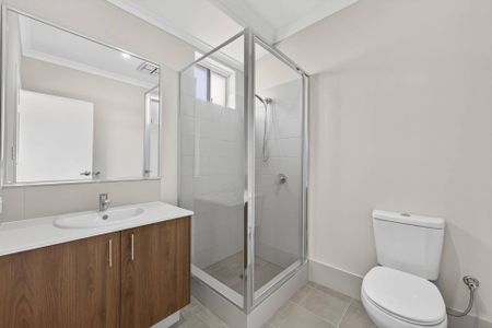 BRAND NEW FAMILY HOME WITH THEATRE ROOM - Photo 4