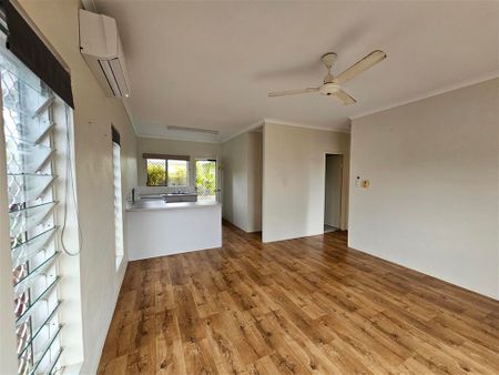 Charming Ground-Floor 1-Bedroom Unit with Private Courtyard - Photo 3